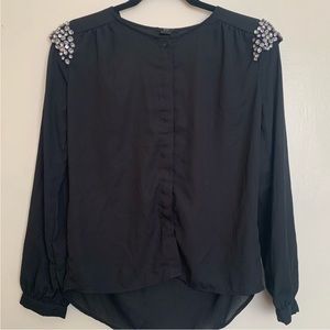 ⭐️ Offer B2G2! BUY 2 GET 2 FREE! 
Forever 21 Gem Shoulder Blouse